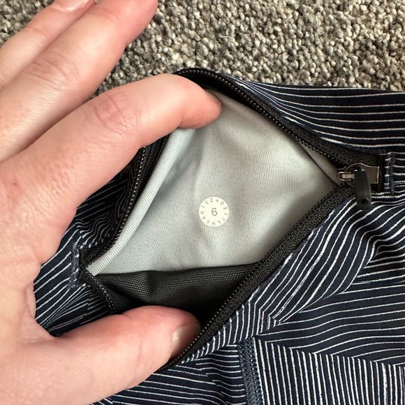 Lululemon Speed Up Crop Leggings (21”) Etch Hail Midnight Sz 6 - Picture 6 of 6